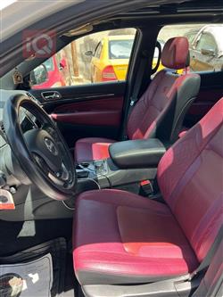 جیپ گراند شیرۆکی